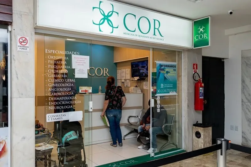 Fachada da Clínica Cor na Rua do Catete, no Rio de Janeiro